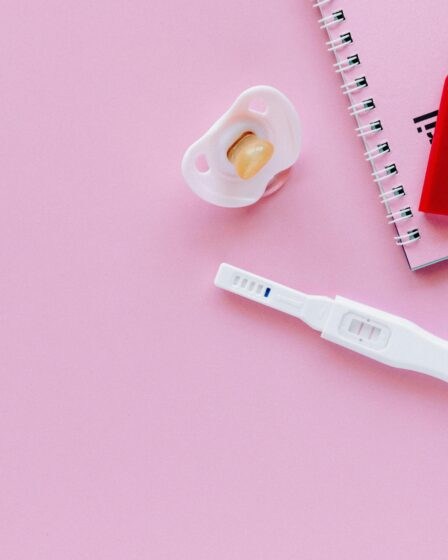 Pierwsze objawy ciąży - na co zwrócić uwagę