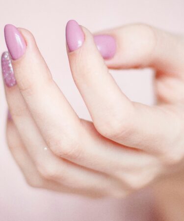 Hybryda w ciąży - czy stosowanie lakieru hybrydowego w ciąży jest bezpieczne?