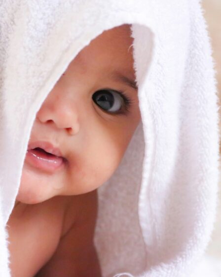 Jak i kiedy kąpać noworodka krok po kroku?