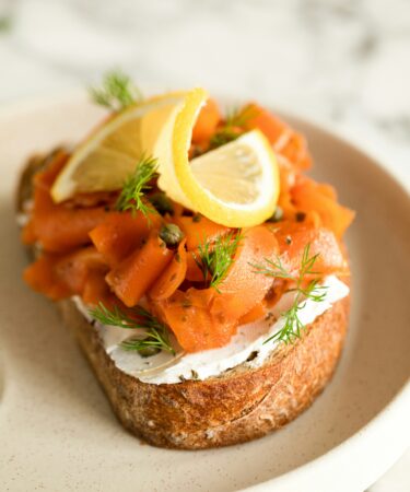 Łosoś wędzony w ciąży - czy można i jest bezpieczny?