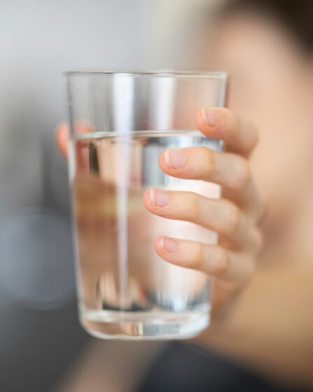 Woda gazowana w ciąży - czy można pić?